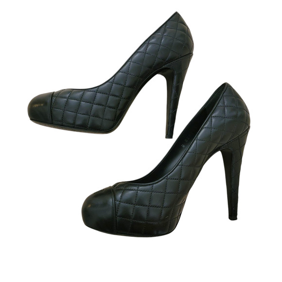 Chanel Black Quilted Leather Platform CC Logo Cap Toe High Heels Pumps 8 38.5 - Picture 1 of 12